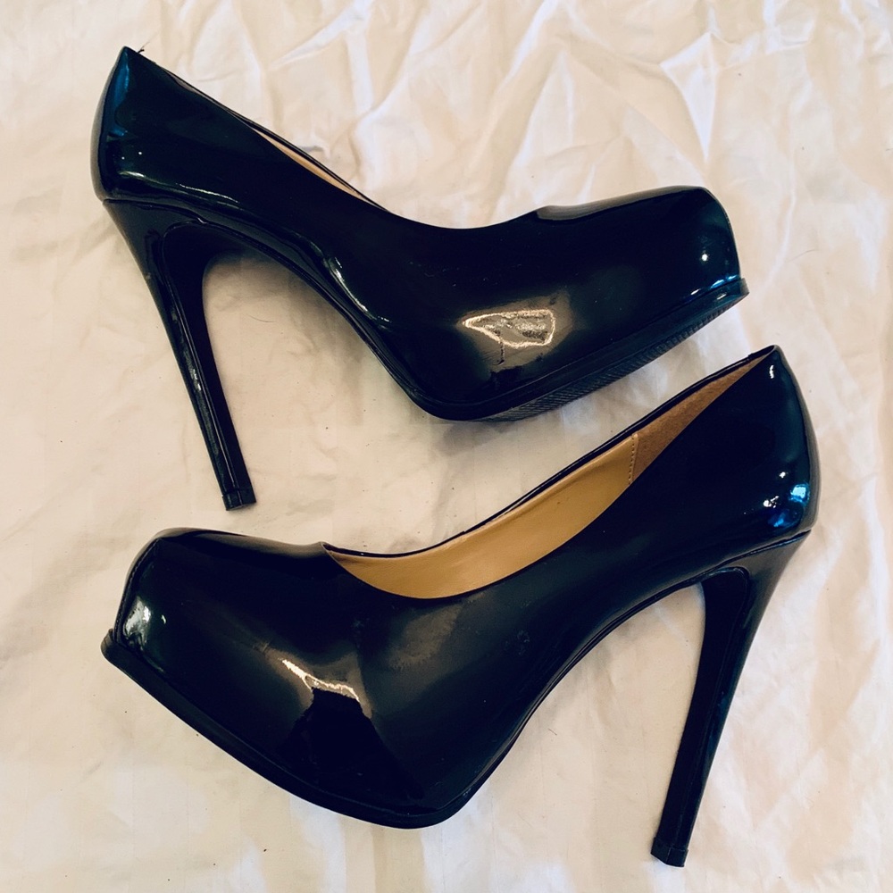 Kelsi Dagger- Black Liza Pumps Platforms
